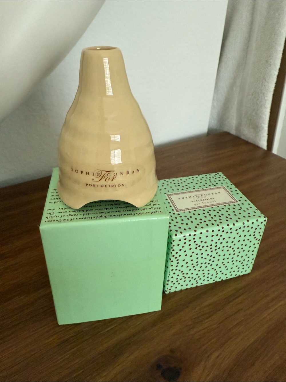 Portmeirion Glossy Beige Bell Vase